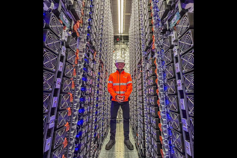 battery room in hull 096